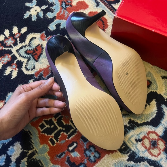 Guess Peep Toe Pumps - Picture 4 of 4